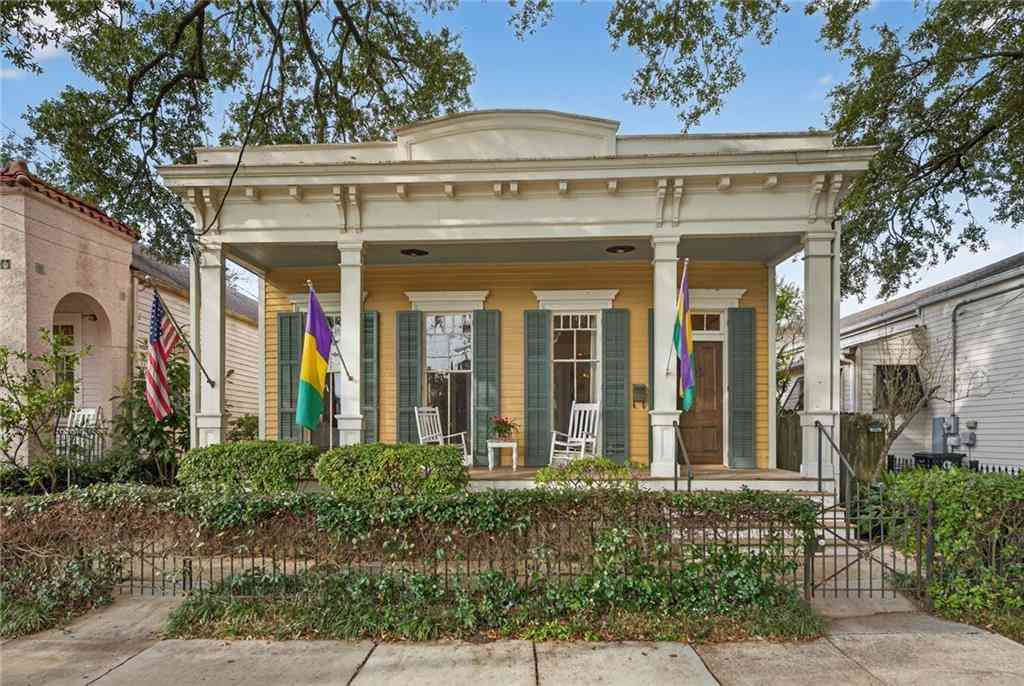 Homes For Sale - 1106 Napoleon Avenue<br/> New Orleans, LA 70115