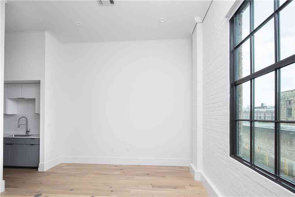 Apartment For Rent - 510 Julia Street #201<br/> New Orleans, LA 70130