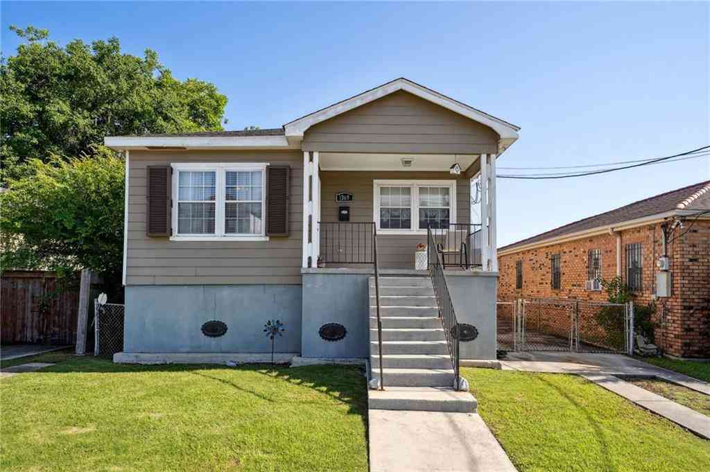 Homes For Sale - 1369 Harrison Avenue<br/> New Orleans, LA 70122