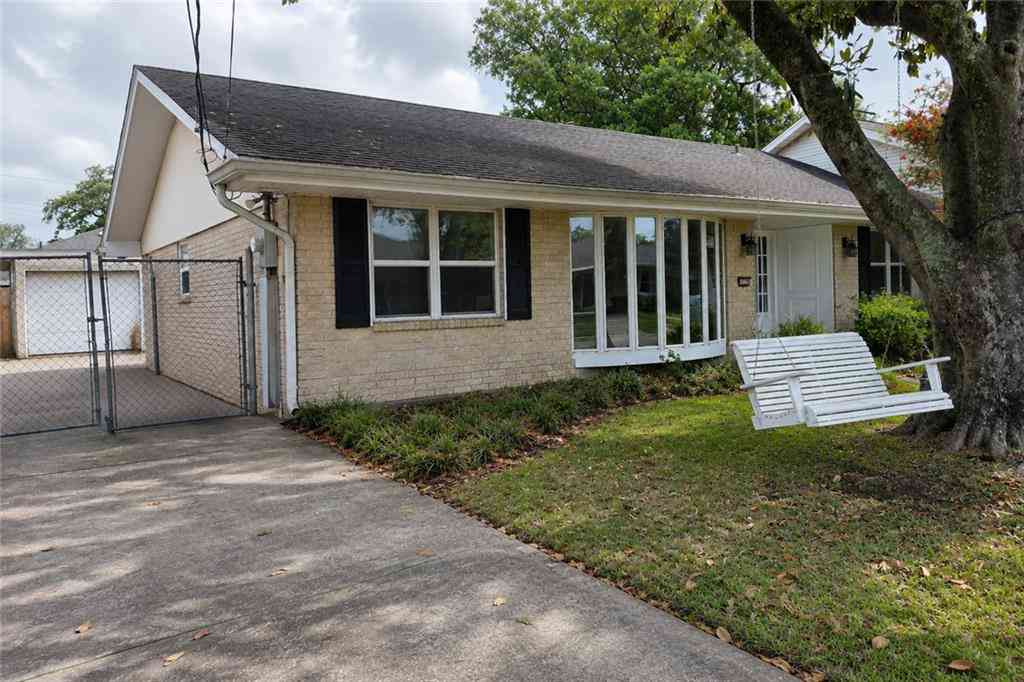 Homes For Rent - 10125 Stacy Court<br/> River Ridge, LA 70123