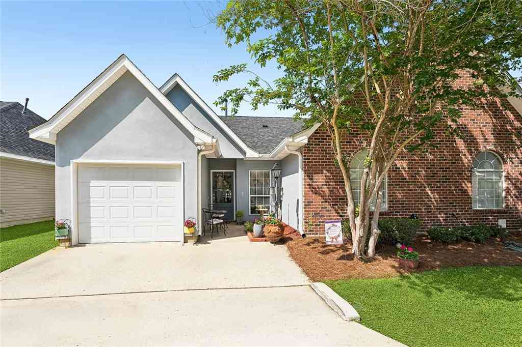 Condo For Sale - 221 Libra Avenue #B<br/> Mandeville, LA 70471