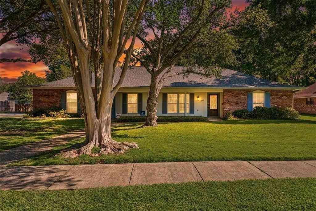 Homes For Sale - 12433 Fairhaven Drive<br/> Baton Rouge, LA 70815