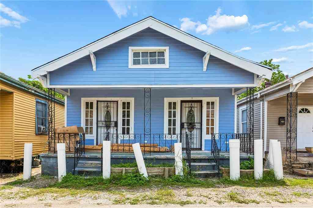 Homes For Sale - 3263 Bloomingdale Court<br/> New Orleans, LA 70125