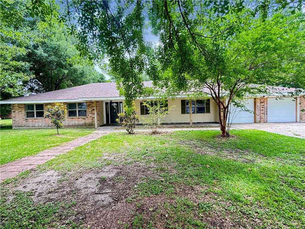 Homes For Sale - 316 E Woodlawn Ranch Road<br/> Houma, LA 70363