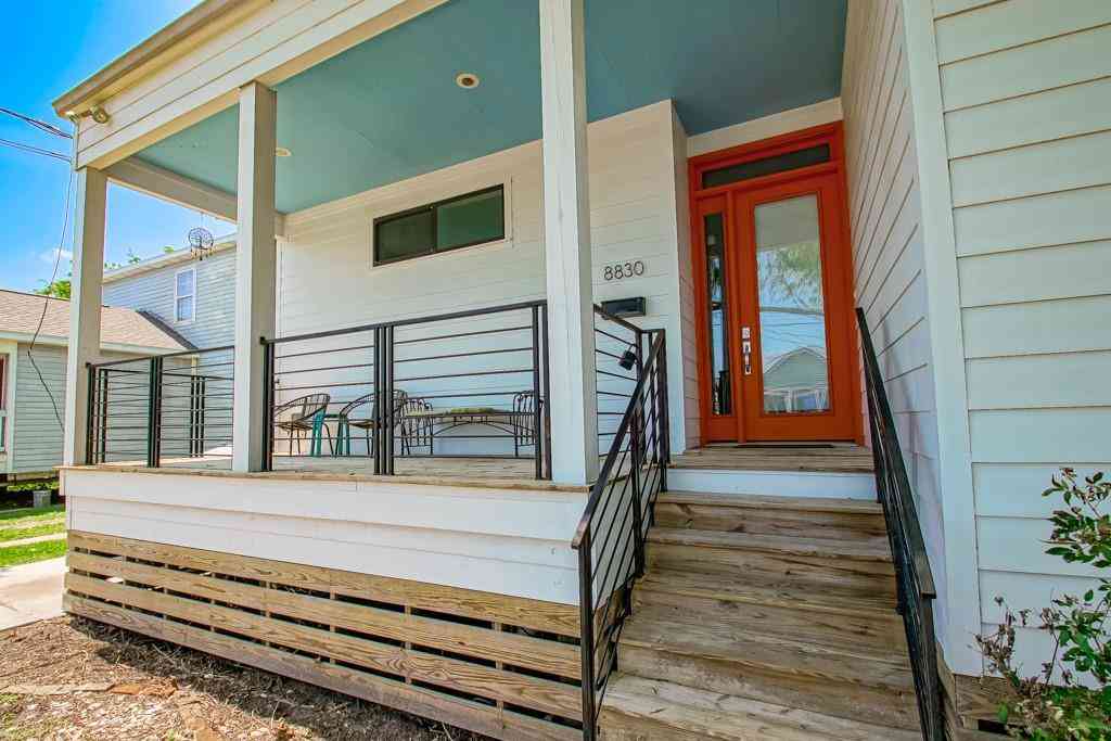 Homes For Sale - 8830 Cohn Street<br/> New Orleans, LA 70118
