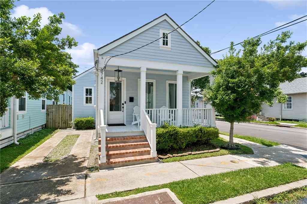 Homes For Sale - 8742 Jeannette Street<br/> New Orleans, LA 70118