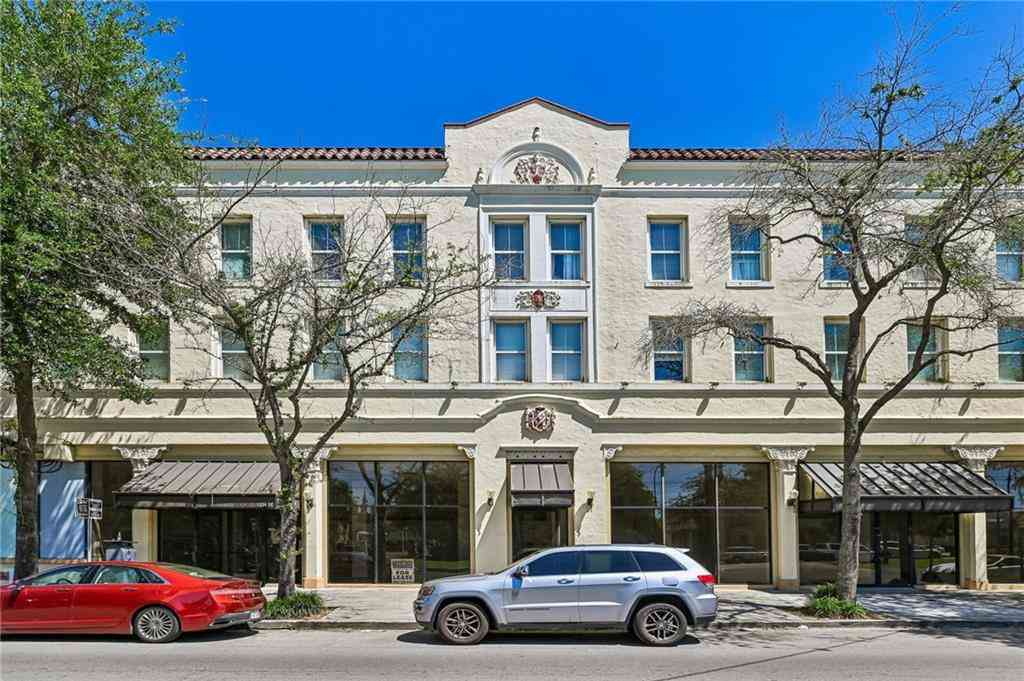 Condo For Sale - 1224 St Charles Avenue #200<br/> New Orleans, LA 70130