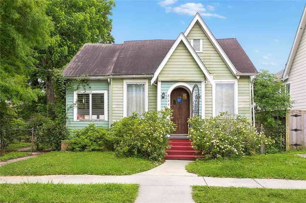 Homes For Sale - 824 Pontalba Street<br/> New Orleans, LA 70124