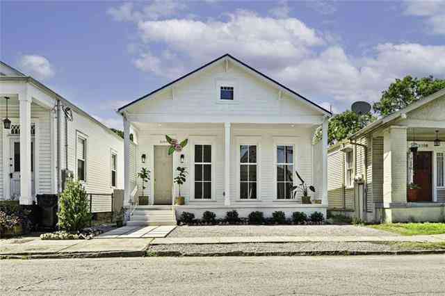 Homes For Sale - 5108 Laurel Street<br/> New Orleans, LA 70115