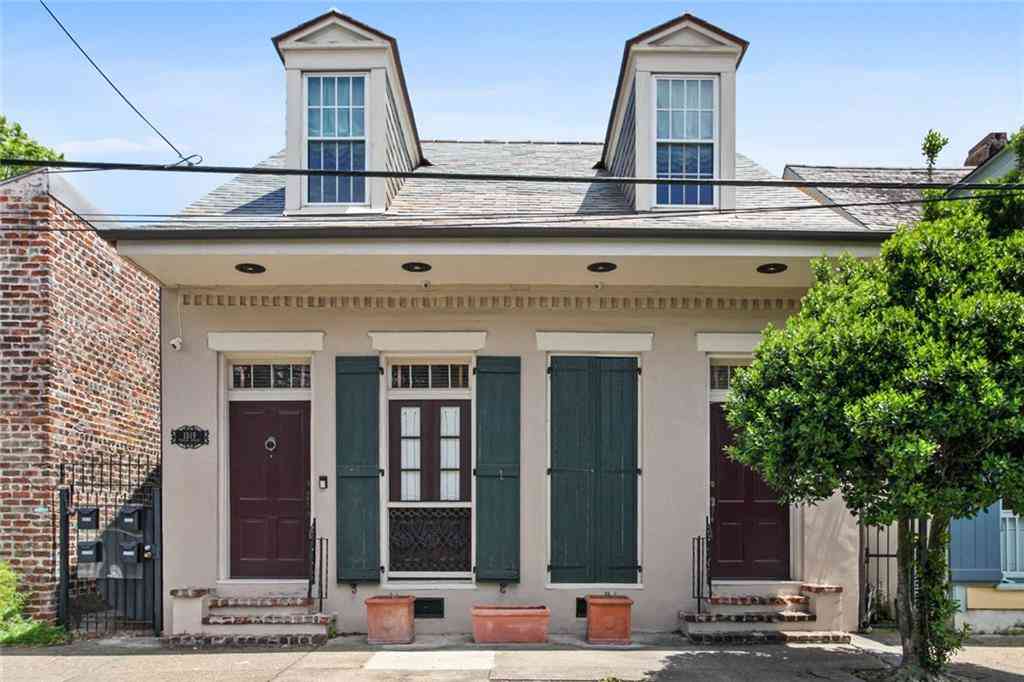 Condo For Rent - 1521 A Pauger Street<br/> New Orleans, LA 70116