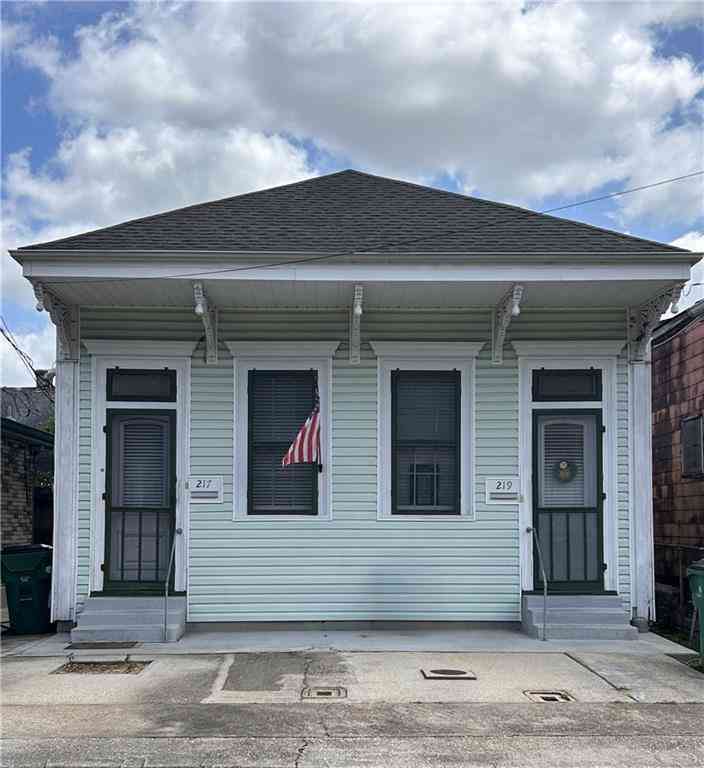 Multifamily For Rent - 217 Lavoisier Street<br/> Gretna, LA 70053