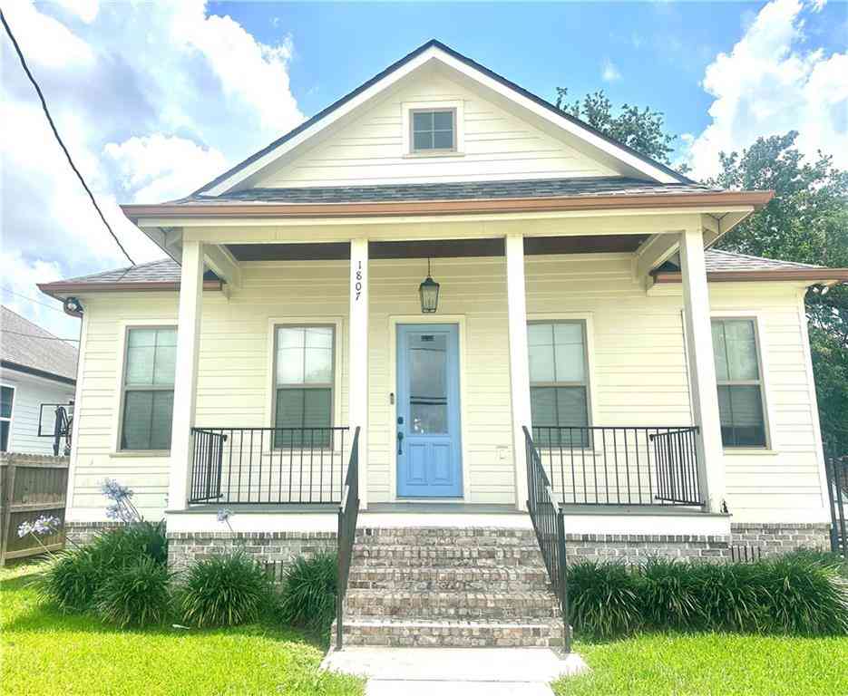 Homes For Sale - 1807 Center Street<br/> Arabi, LA 70032