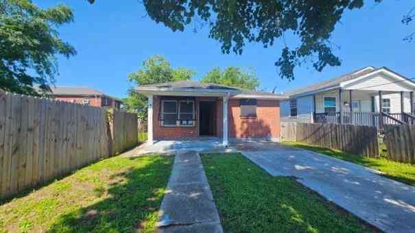 Homes For Sale - 4116 Jumonville Street<br/> New Orleans, LA 70122