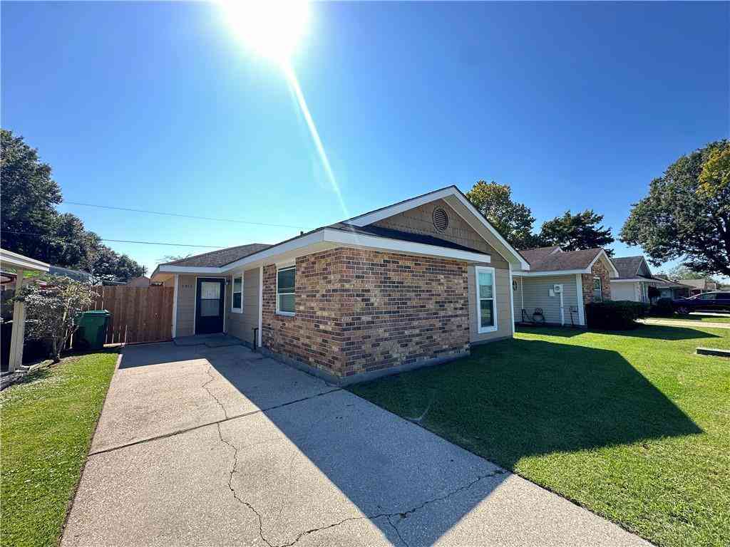 Homes For Rent - 5913 S Oak Drive<br/> Marrero, LA 70072