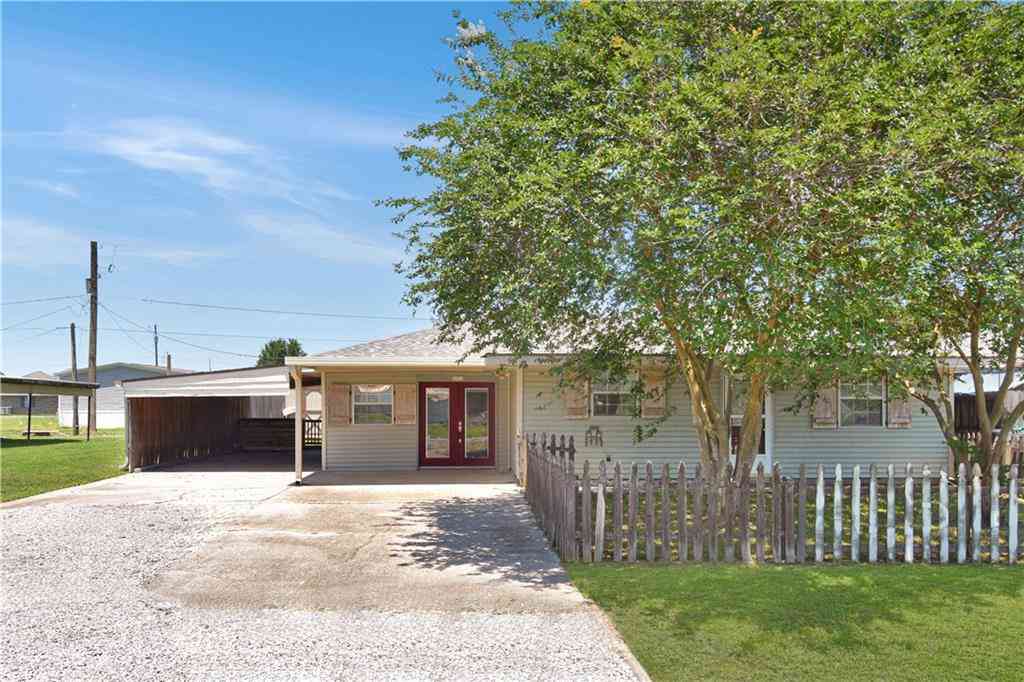 Homes For Sale - 111 Green Acres Drive<br/> Thibodaux, LA 70301