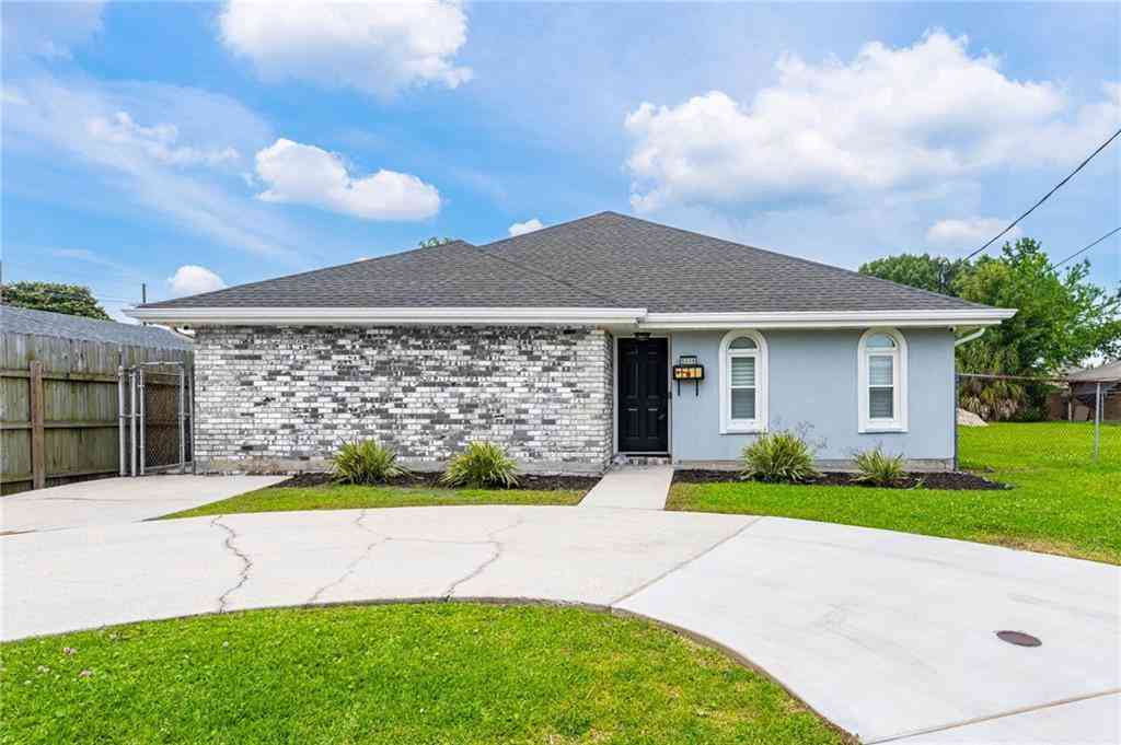 Homes For Sale - 5008 Burke Drive<br/> Metairie, LA 70003