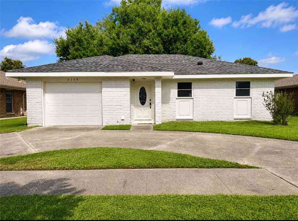 Homes For Sale - 3208 Grandlake Boulevard<br/> Kenner, LA 70065