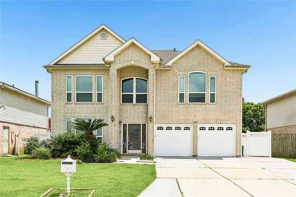 Homes For Sale - 2120 S Village Green Street<br/> Harvey, LA 70058