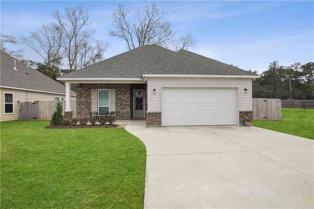 Homes For Sale - 4064 Monarch Lane<br/> Covington, LA 70433