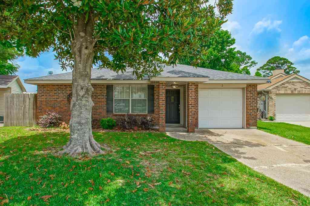 Homes For Sale - 2 Nimitz Court<br/> Harahan, LA 70123