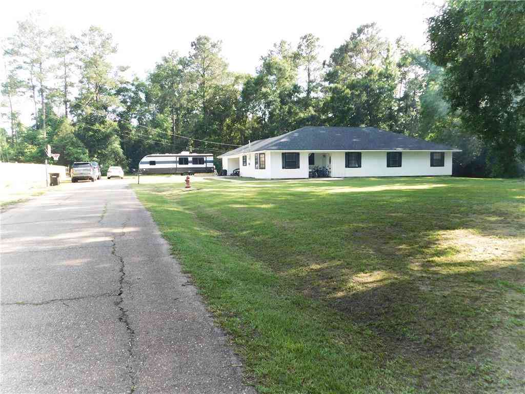 Homes For Sale - 29000 Craig Drive<br/> Albany, LA 70711