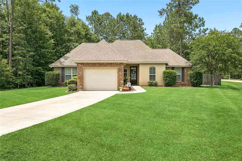 Homes For Sale - 800 Signet Court<br/> Covington, LA 70435