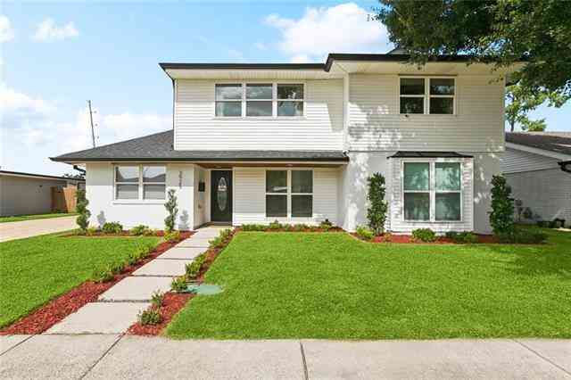 Homes For Sale - 3925 Lake Trail Drive<br/> Kenner, LA 70065