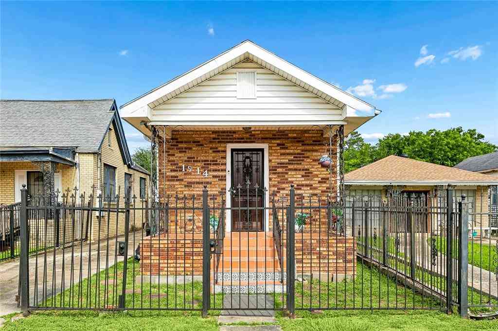Homes For Sale - 1914 Louisa Street<br/> New Orleans, LA 70117