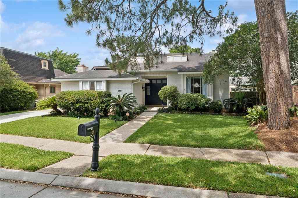 Homes For Sale - 29 Park Timbers Drive<br/> New Orleans, LA 70131