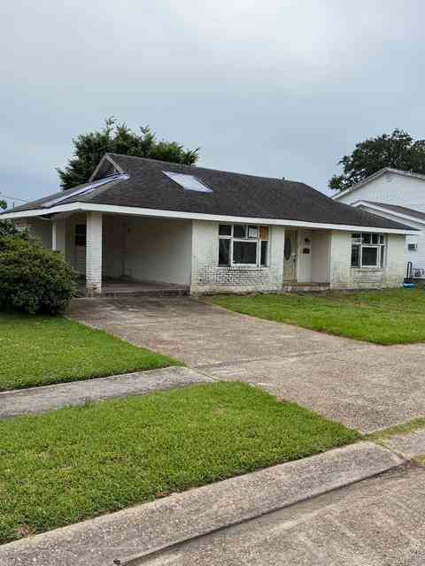 Homes For Sale - 6400 Rosalie Court<br/> Metairie, LA 70003