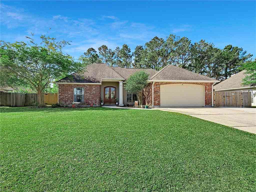 Homes For Sale - 14274 Riverlake Drive<br/> Covington, LA 70435
