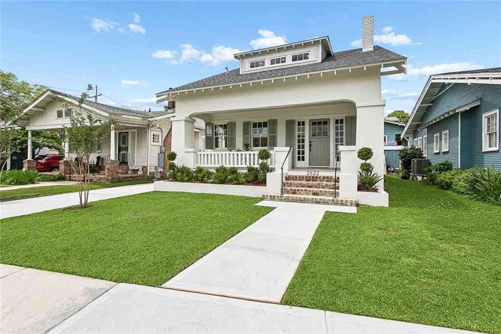 Homes For Sale - 2622 Lowerline Street<br/> New Orleans, LA 70125