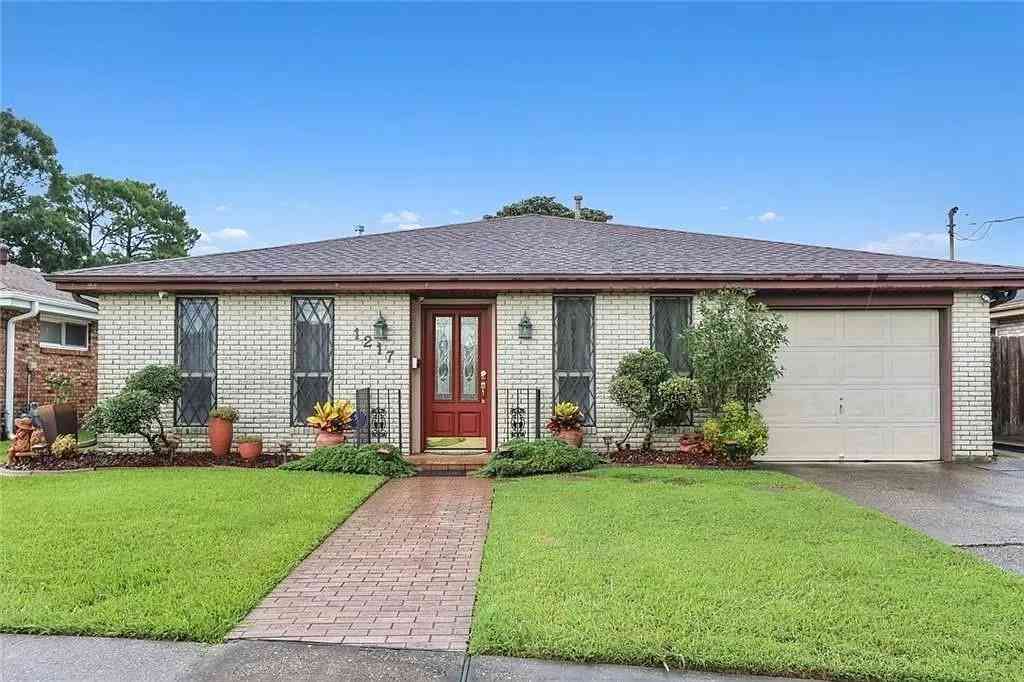 Homes For Sale - 1217 Cleary Avenue<br/> Metairie, LA 70001
