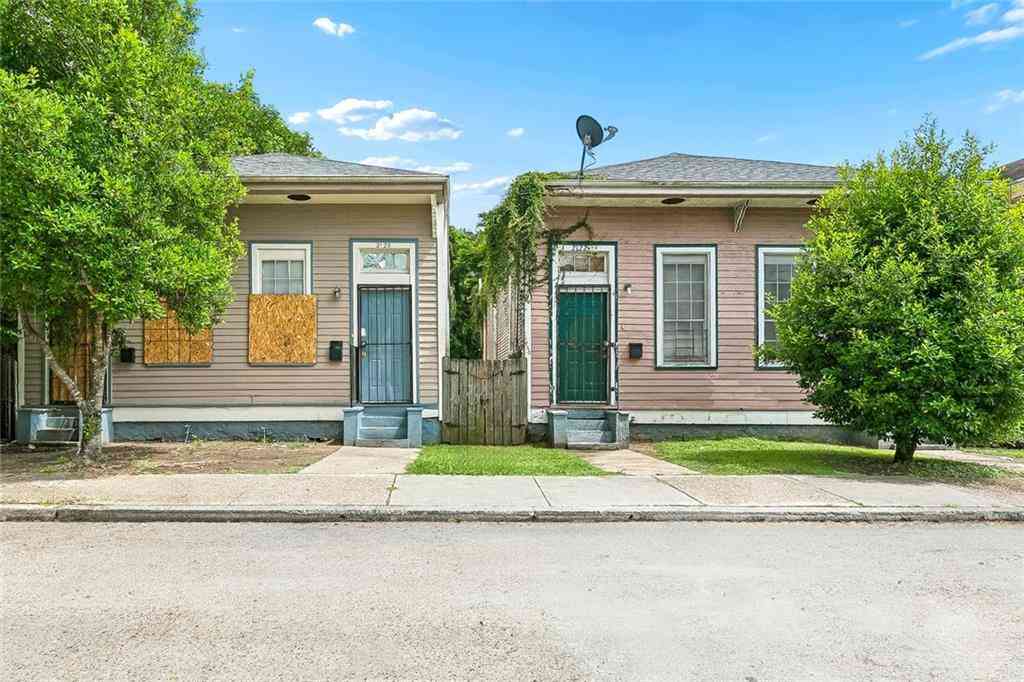 Homes For Sale - 2118 24 S Saratoga Street<br/> New Orleans, LA 70113