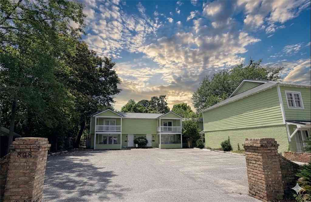 Condo For Sale - 808 Desoto Street #3<br/> Jackson County, Ocean Springs, MS 39564
