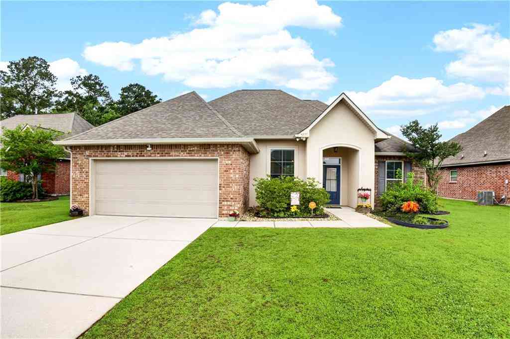 Homes For Sale - 42157 Wood Avenue<br/> Ponchatoula, LA 70454