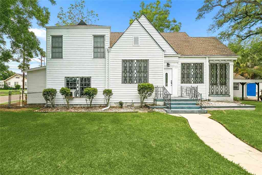 Homes For Sale - 2410 Gentilly Boulevard<br/> New Orleans, LA 70122
