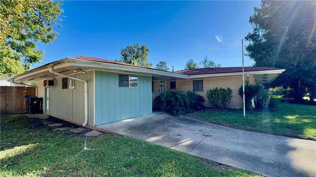 Homes For Sale - 2810 Bristol Place<br/> New Orleans, LA 70131