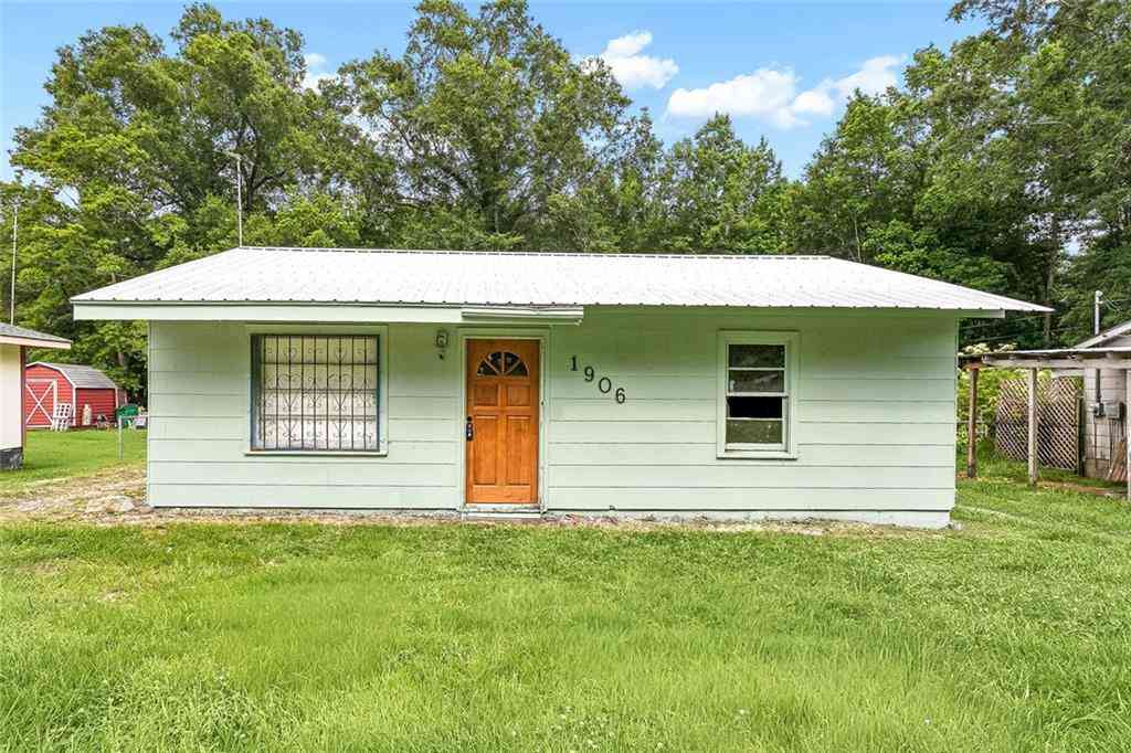 Homes For Sale - 1906 Avenue F Avenue<br/> Washington County, Bogalusa, LA 70427