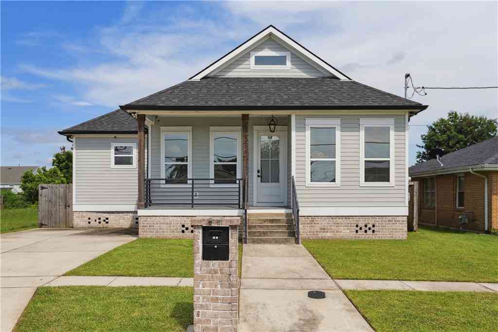 Homes For Sale - 2313 Aycock Street<br/> Arabi, LA 70032