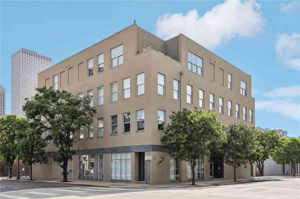 Condo For Rent - 835 Julia Street #3<br/> New Orleans, LA 70113