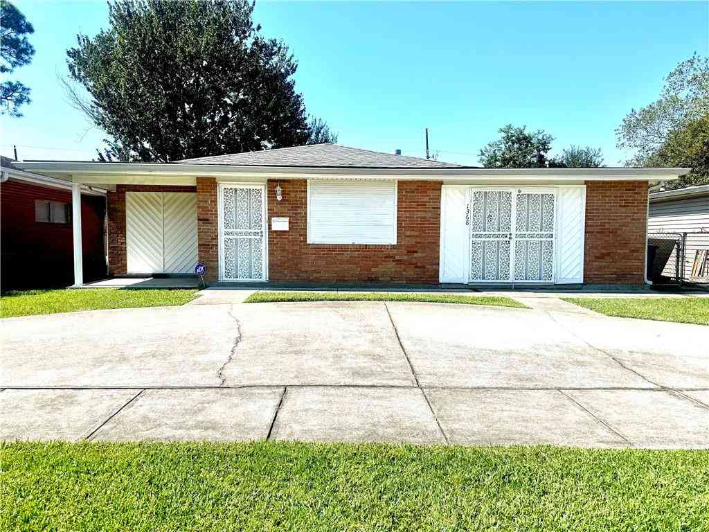 Homes For Sale - 1368 Maplewood Drive<br/> Harvey, LA 70058
