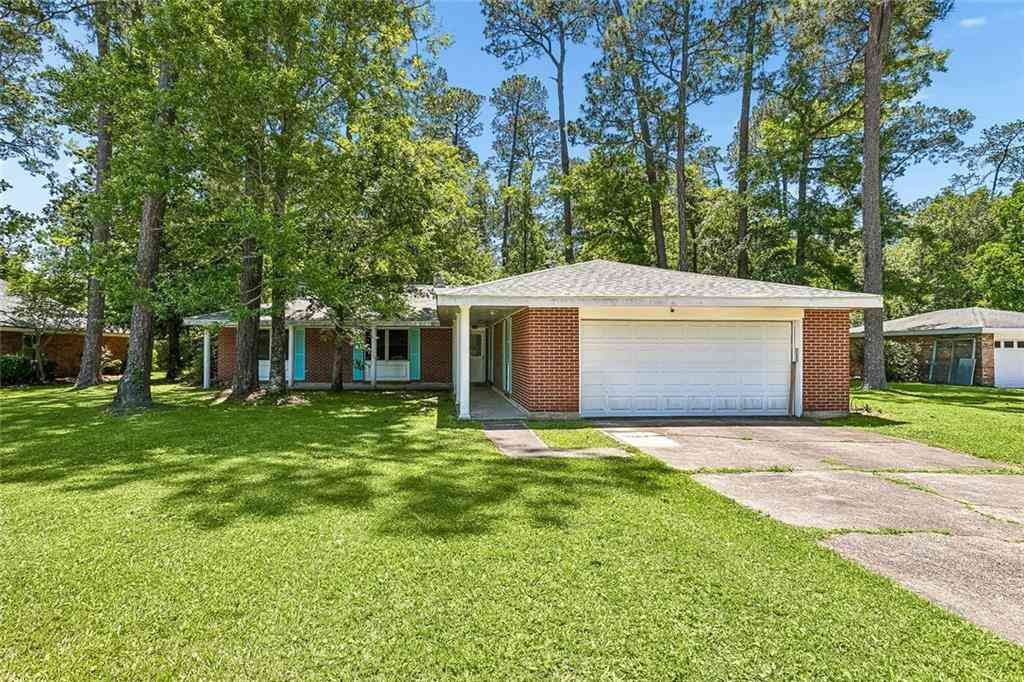 Homes For Sale - 113 W Pinewood Drive<br/> Slidell, LA 70458
