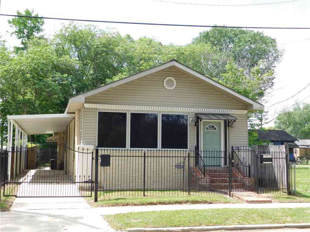 Homes For Rent - 2120 Convention Street<br/> Baton Rouge, LA 70806
