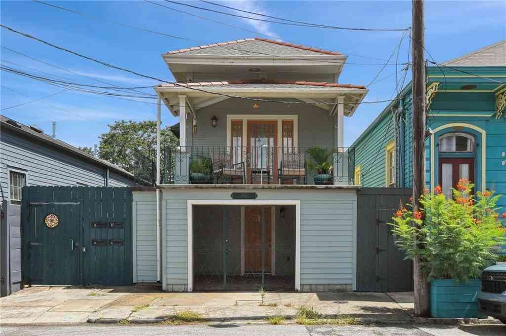 Multifamily For Rent - 2625 Burgundy Street #A<br/> New Orleans, LA 70117