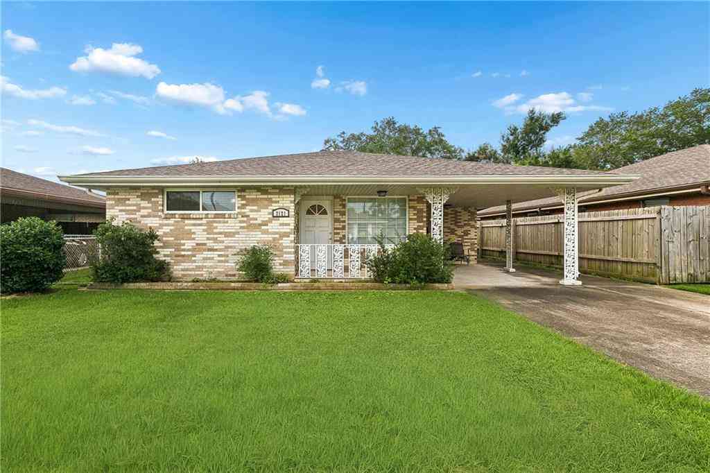 Homes For Sale - 2121 Charles Drive<br/> Chalmette, LA 70043
