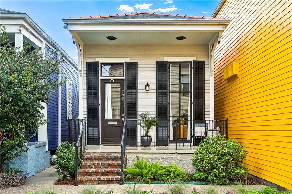 Homes For Sale - 2907 Laurel Street<br/> New Orleans, LA 70115