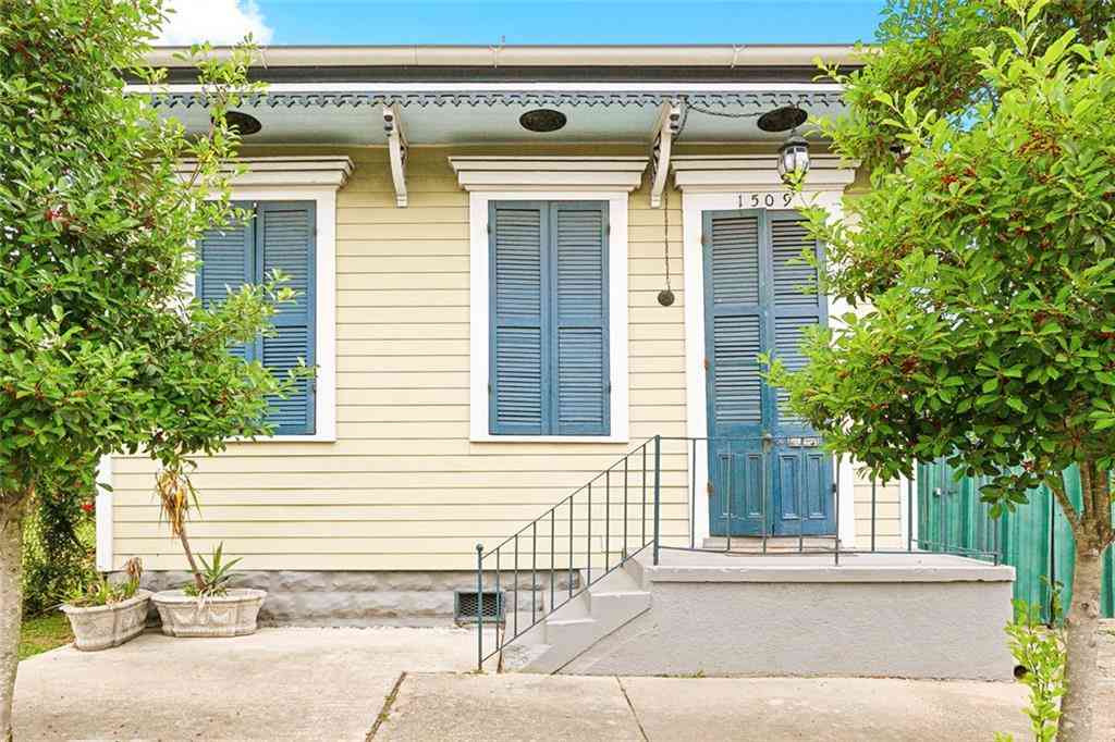 Homes For Sale - 1509 N Derbigny Street<br/> New Orleans, LA 70116