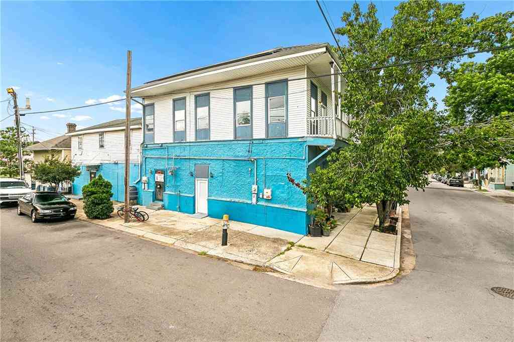 Homes For Sale - 2000 Dumaine Street<br/> New Orleans, LA 70116