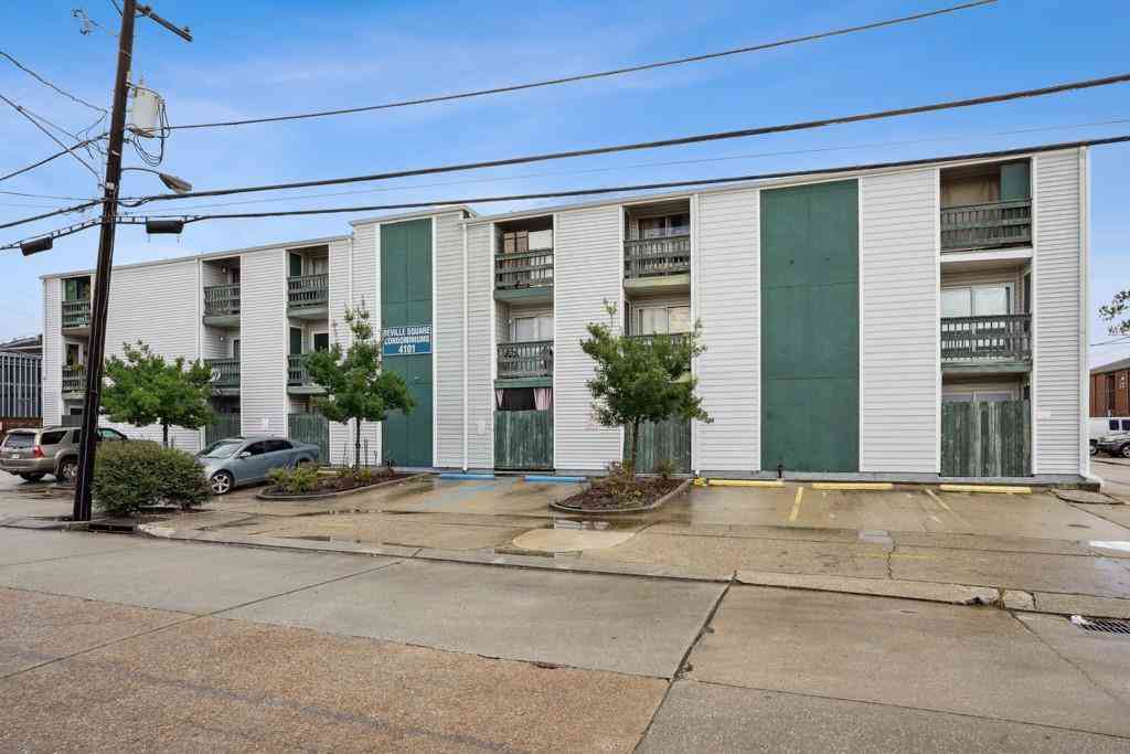 Condo For Sale - 4101 Hessmer Avenue #312<br/> Metairie, LA 70002